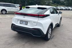 2024 Toyota C-HR GXL ZYX20R Glacier White