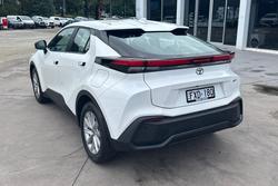 2024 Toyota C-HR GXL ZYX20R Glacier White