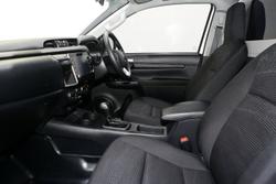 2024 Toyota Hilux SR