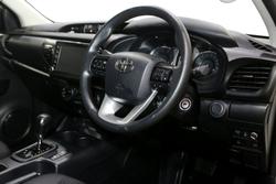 2024 Toyota Hilux SR