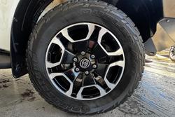 2020 Toyota Hilux SR5