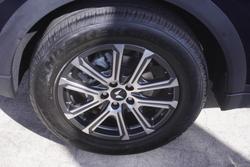 2023 Mahindra XUV700 AX7L