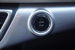 2023 Mahindra XUV700 AX7L