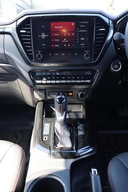 2025 Isuzu D-MAX X-TERRAIN