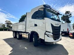 2025 Iveco S-Way AS230