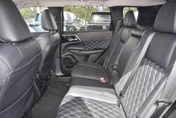 2023 Mitsubishi Outlander Exceed