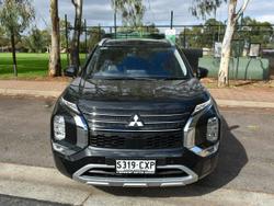 2023 Mitsubishi Outlander Exceed