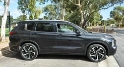 2023 Mitsubishi Outlander Exceed