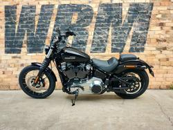 2025 HARLEY-DAVIDSON STREET BOB 117 (FXBB) ROAD VIVID BLACK