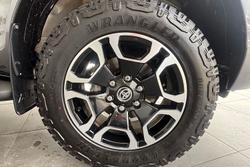 2020 Toyota Hilux SR5