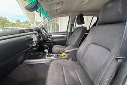 2020 Toyota Hilux SR5