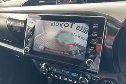 2020 Toyota Hilux SR5