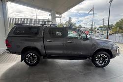 2020 Toyota Hilux SR5