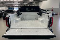 2026 Toyota Hilux SR5 48V