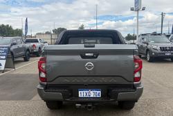 2021 Nissan Navara ST