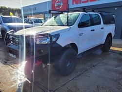 2022 Toyota Hilux SR