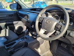 2022 Toyota Hilux SR