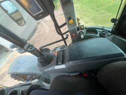 2018 JCB 4220