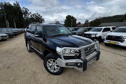 2017 Toyota Landcruiser Sahara VDJ200R 4X4 Dual Range Eclipse Black