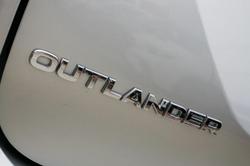 2023 Mitsubishi Outlander LS