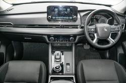 2023 Mitsubishi Outlander LS