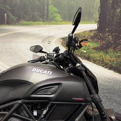 2016 DUCATI DIAVEL CARBON Black