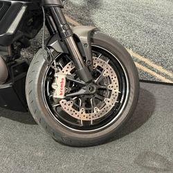 2016 DUCATI DIAVEL CARBON Black