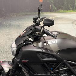 2016 DUCATI DIAVEL CARBON Black