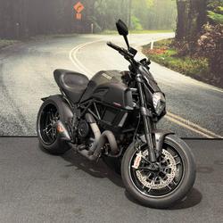 2016 DUCATI DIAVEL CARBON Black