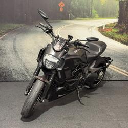 2016 DUCATI DIAVEL CARBON Black