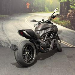 2016 DUCATI DIAVEL CARBON Black