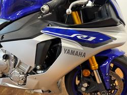 2015 Yamaha YZF-R1 BLUE