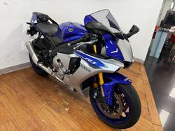 2015 Yamaha YZF-R1 BLUE