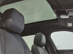 2025 Land Rover Range Rover Velar P250 Dynamic SE