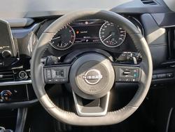 2024 Nissan Pathfinder ST-L
