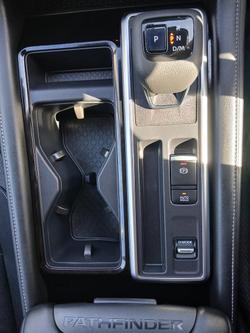 2024 Nissan Pathfinder ST-L