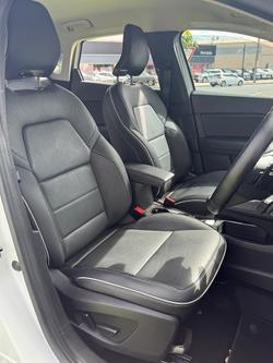 2021 Renault Captur Intens XJB Pearl White