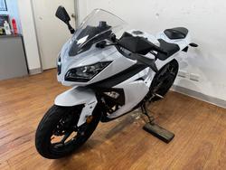 2014 Kawasaki NINJA 300 WHITE