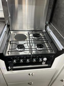 2020 Safari Caravans Legacy 22 Family Van