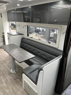2020 Safari Caravans Legacy 22 Family Van