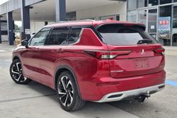 2023 Mitsubishi Outlander Exceed