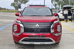 2023 Mitsubishi Outlander Exceed