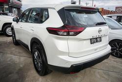 2025 Nissan X-TRAIL ST