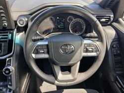 2024 Toyota Landcruiser GXL