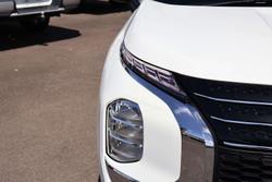 2024 Mitsubishi Outlander ES