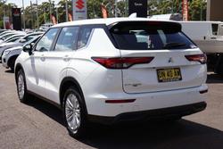 2024 Mitsubishi Outlander ES