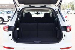 2024 Mitsubishi Outlander ES