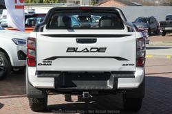 2025 Isuzu D-MAX BLADE