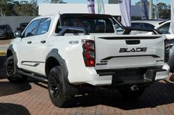 2025 Isuzu D-MAX BLADE
