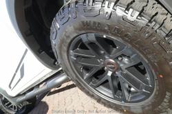 2025 Isuzu D-MAX BLADE